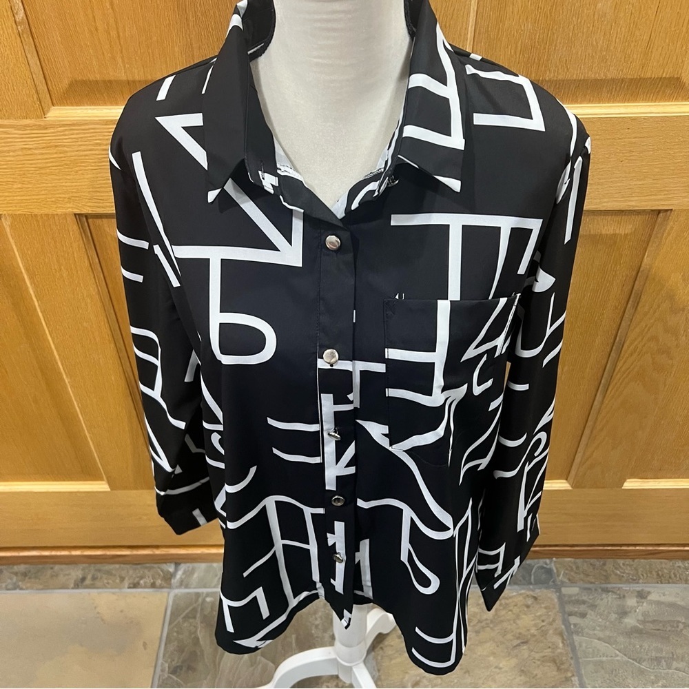 Black and White Geometric Button-Up Shirt - Picture 2 of 12